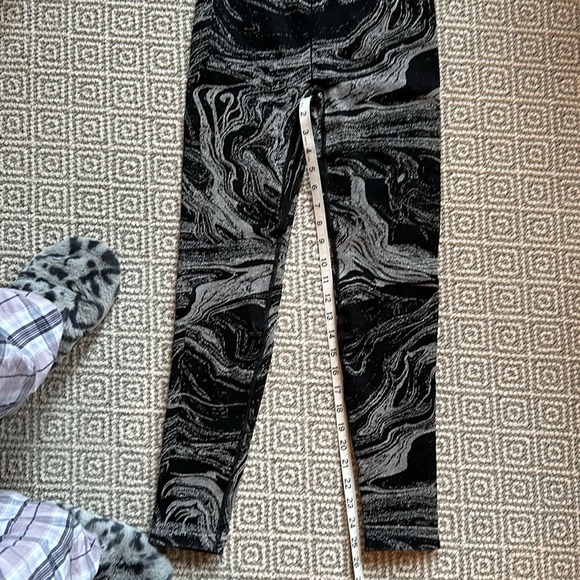 Athleta Aurora Shine Tights size S. 25” inseam. Worn twice. Matching top avail - Picture 4 of 4